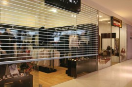 Cửa cuốn trong suốt AUSTVISION - Trọn Vẹn Lôi Cuốn Từ Bên Trong